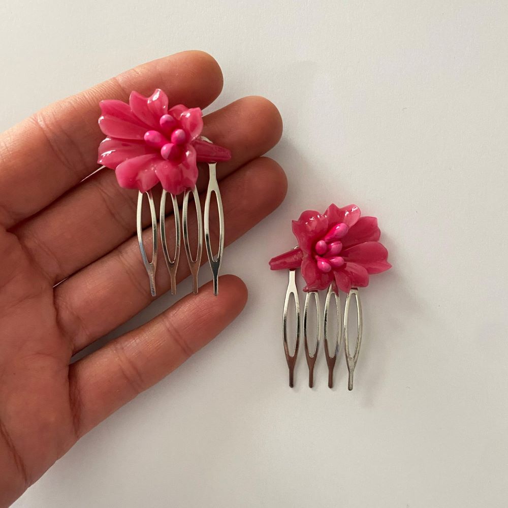 Peinas flor campanilla rosa buganvilla. Peinas flor colores para flamenca niña y adulta. Peinecillo de flor de color para feria, romería y Rocío.